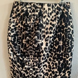 🐆Mossimo women’s cute black & white cheetah print lined pencil skirt
